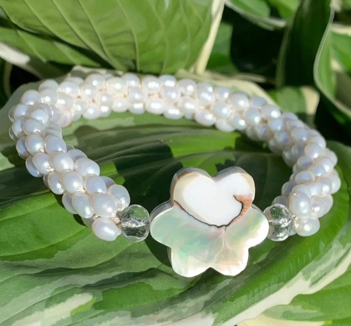 Flower pearl bracelet