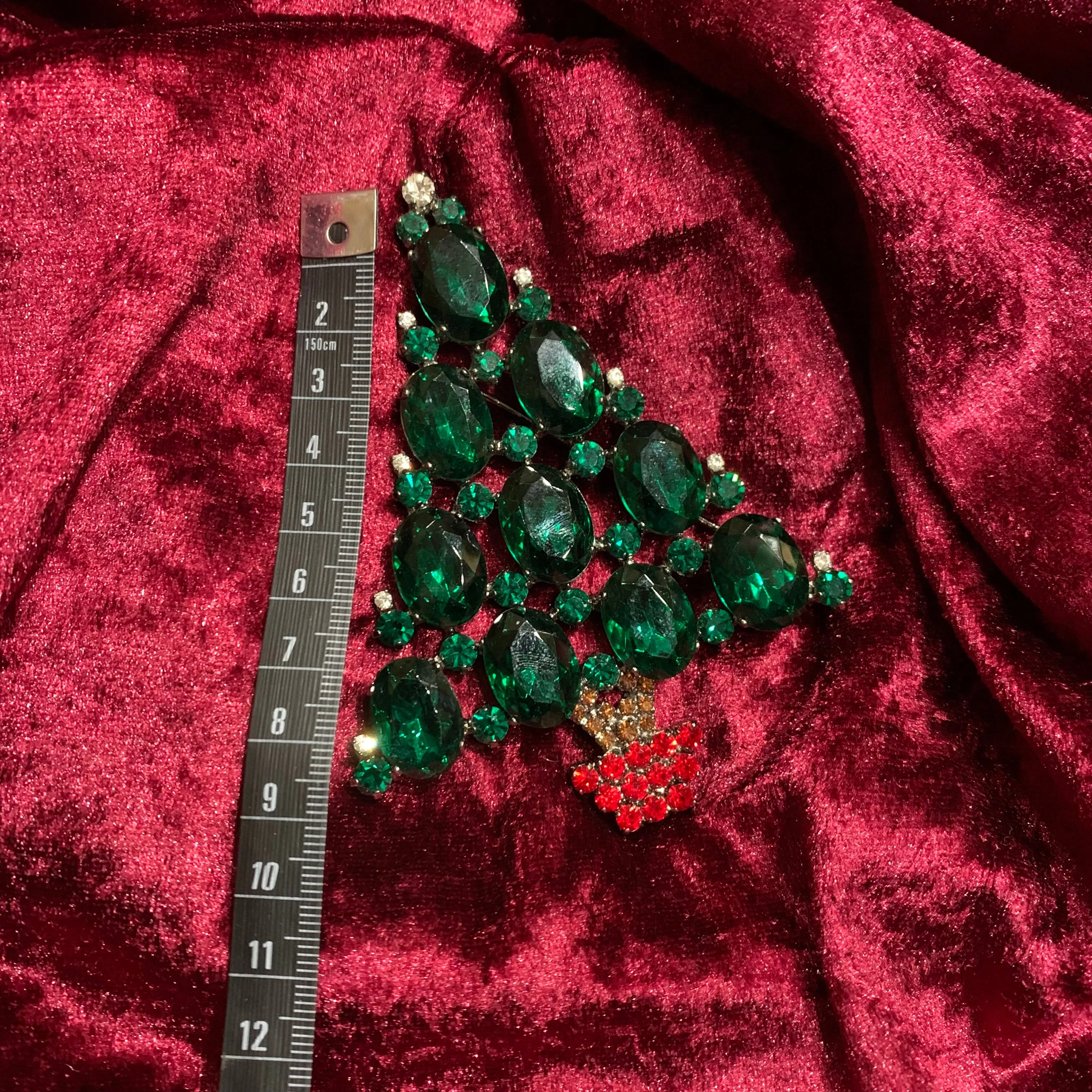 Large Cristobal Green Christmas Tree Brooxh
