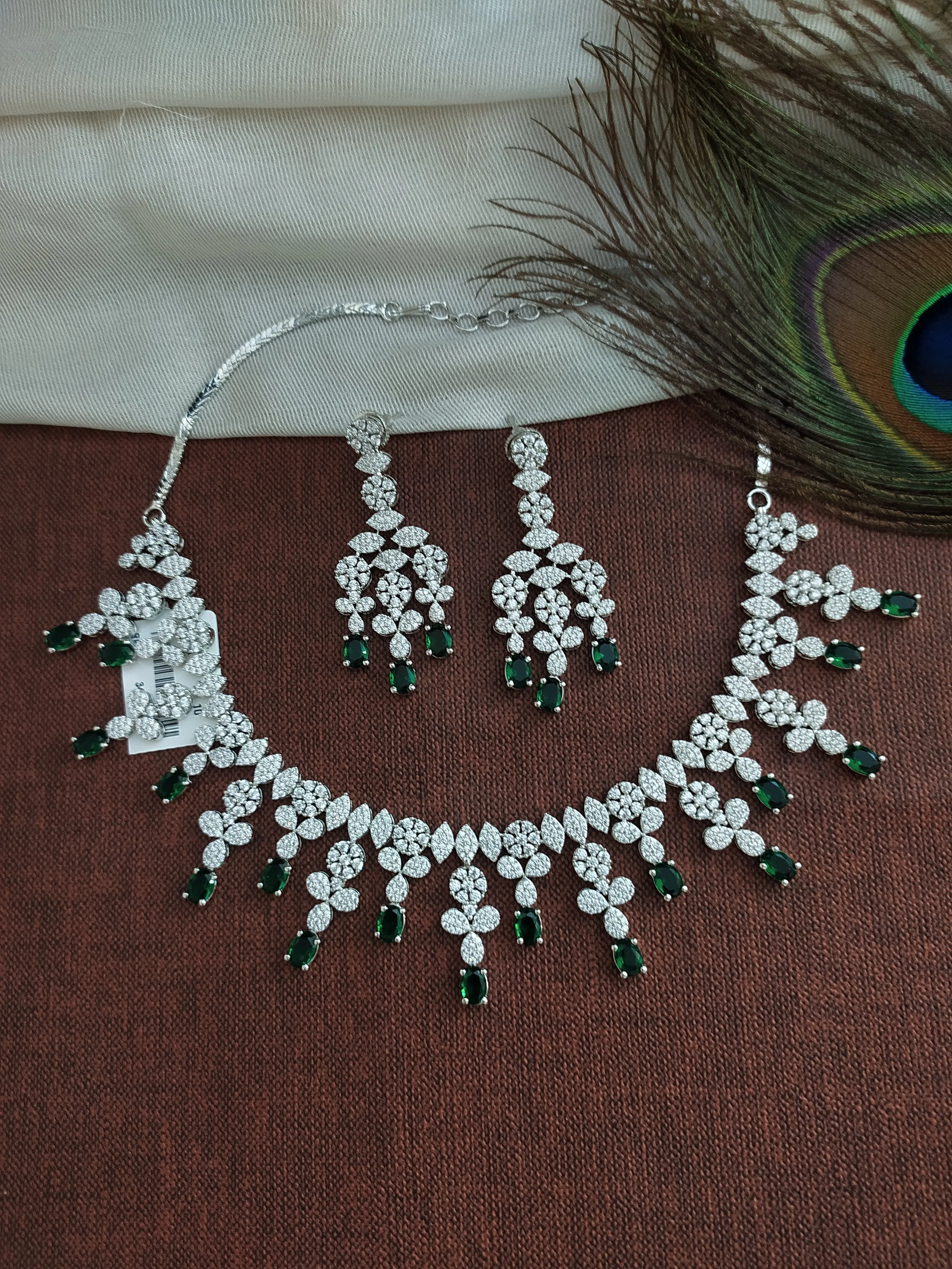 Lovely Silver-plated Zircon Necklace Set