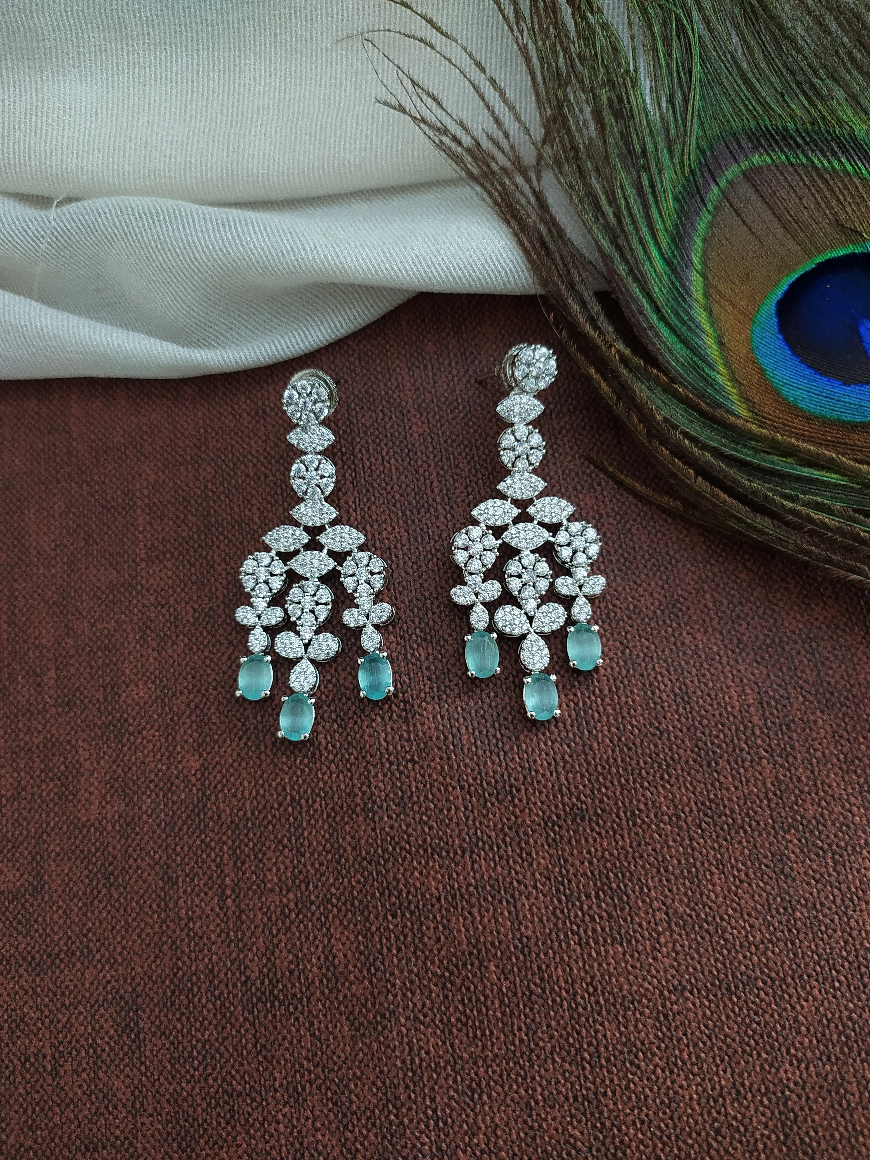 Lovely Silver-plated Zircon Necklace Set
