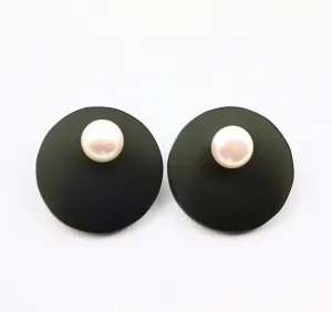 Mod Pearl Stud Earrings