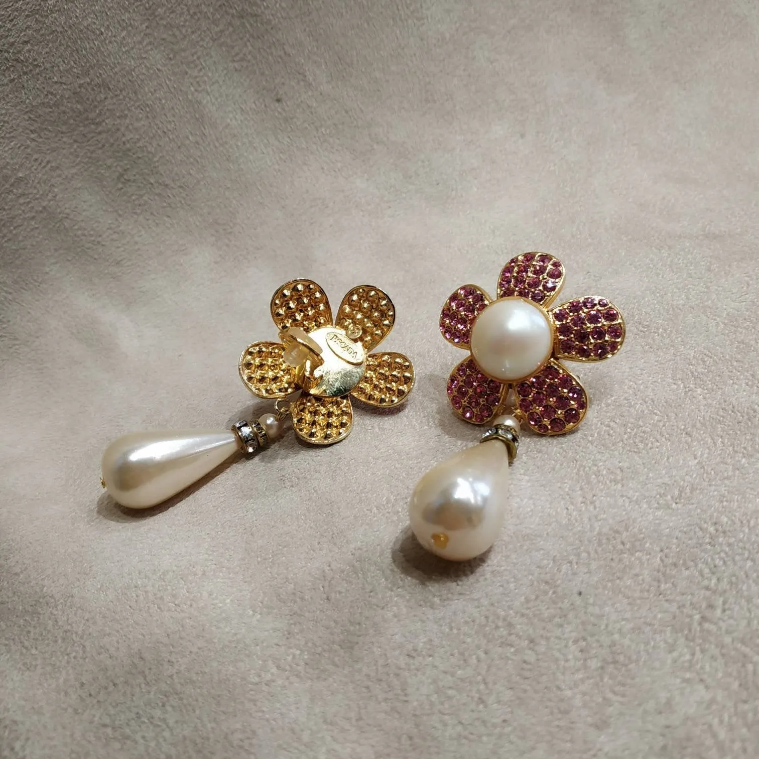 Pearl and pink Earrings by Escada