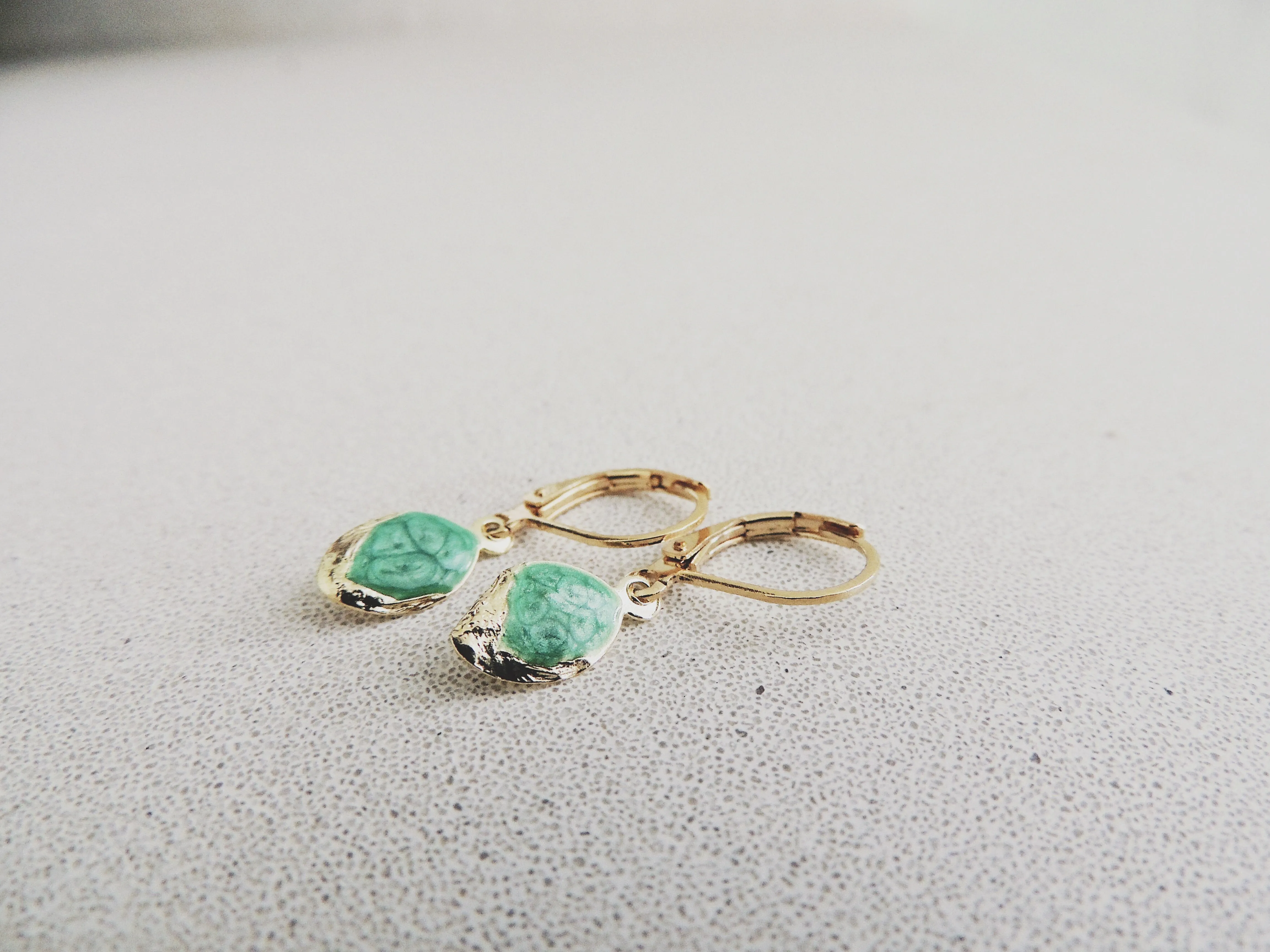 SALE-Reticulated Leaf Drop Earrings-Emerald