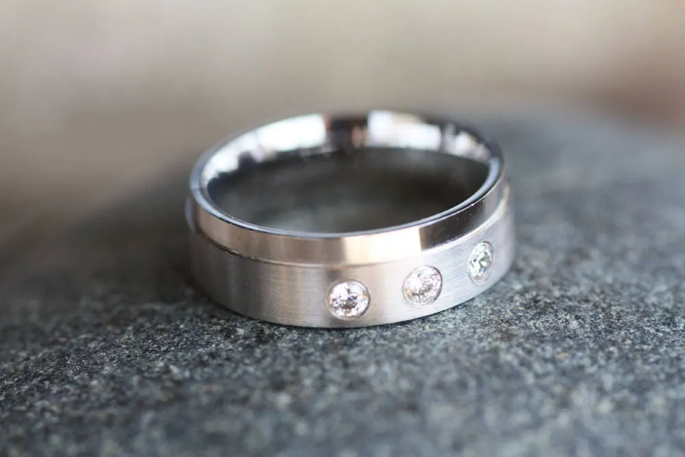 Satin and shinny Gold wedding ring with diamond
