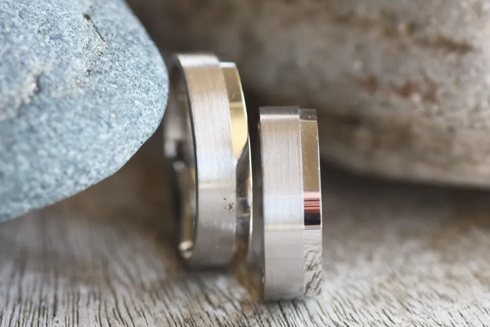Satin and shinny Gold wedding ring with diamond
