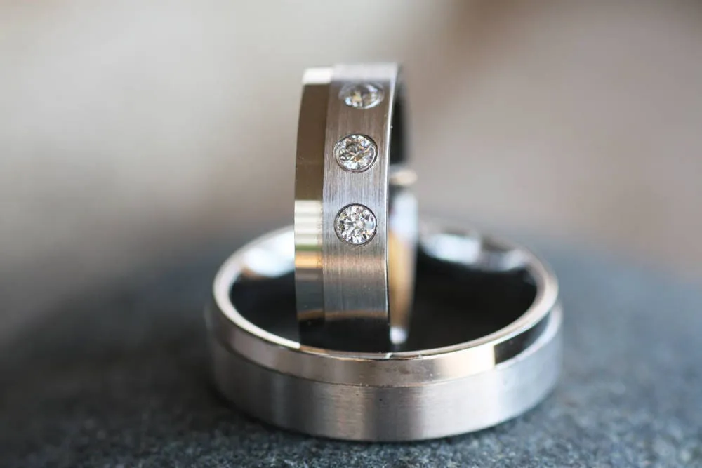 Satin and shinny Gold wedding ring with diamond