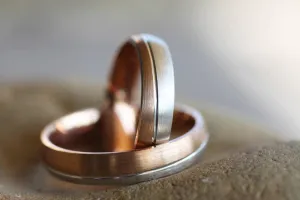 Set of Rose Gold Wedding rings with cognac Diamond