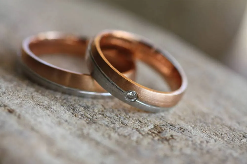 Set of Rose Gold Wedding rings with cognac Diamond