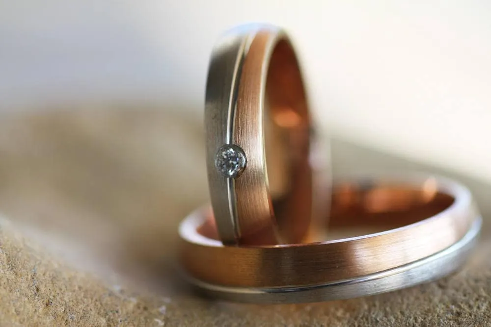 Set of Rose Gold Wedding rings with cognac Diamond