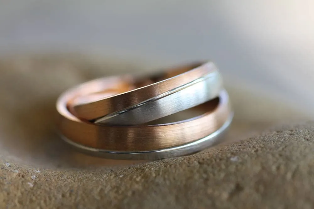 Set of Rose Gold Wedding rings with cognac Diamond