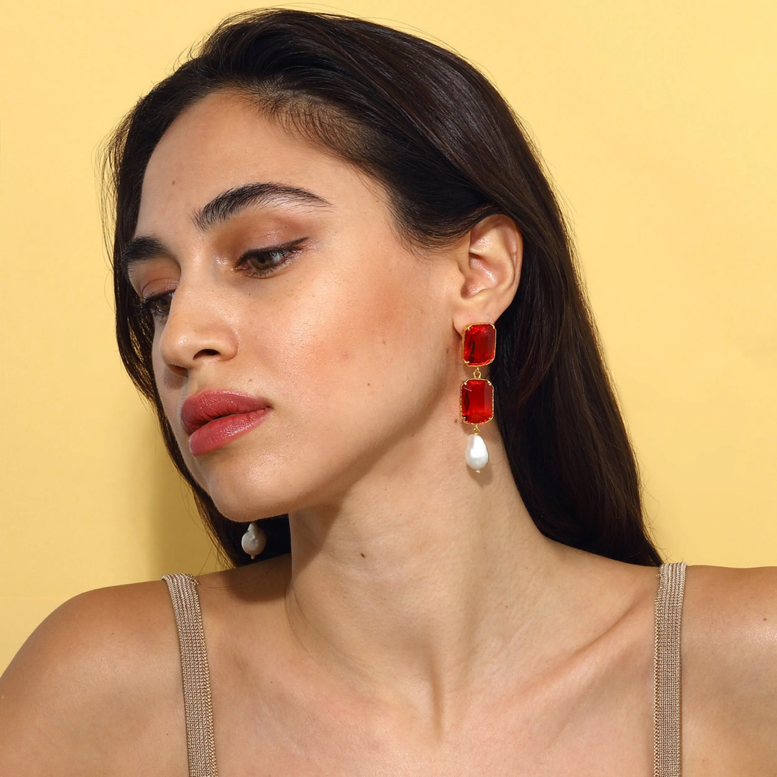 Sloane Earrings - Emerald Red