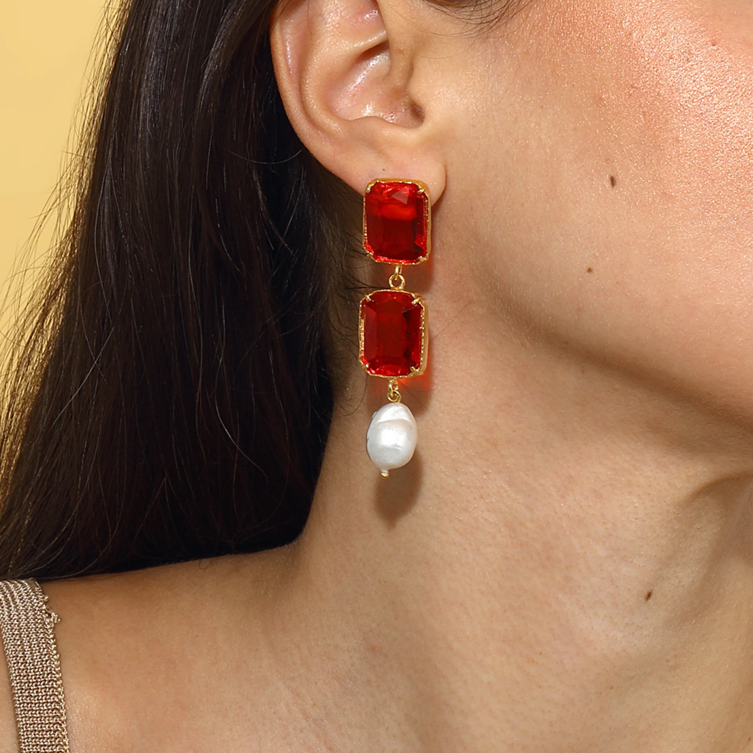 Sloane Earrings - Emerald Red