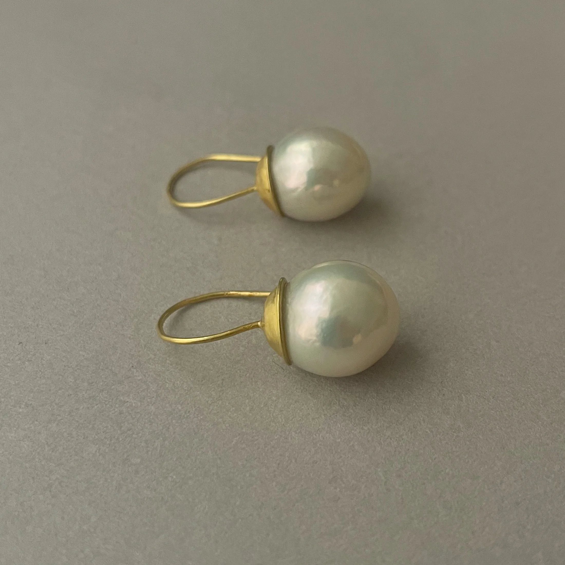 the for every occasion pearl earrings on solid 18K yellow gold